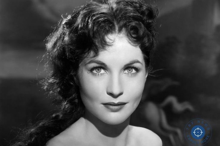 hairygit's tweet image. I really like it that immediately after playing Peter Cushing’s wife in “The Mummy”, Yvonne Furneaux (who really was a beautiful lady) flew off to Rome to play Marcello Mastroiani’s fiancée in “La Dolce Vita”.
All part of a day’s job, I guess!