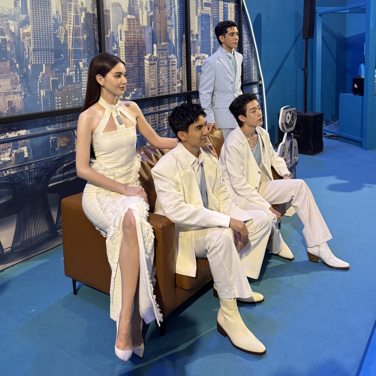 ครอบครัวจึ้งๆเว่อ 🩵

PIDENEW with TheFantasticFour Gala
#TheFantasticFourTHxPIDENEW
#PIDEmonthapoom #NEWCHAYAPAK