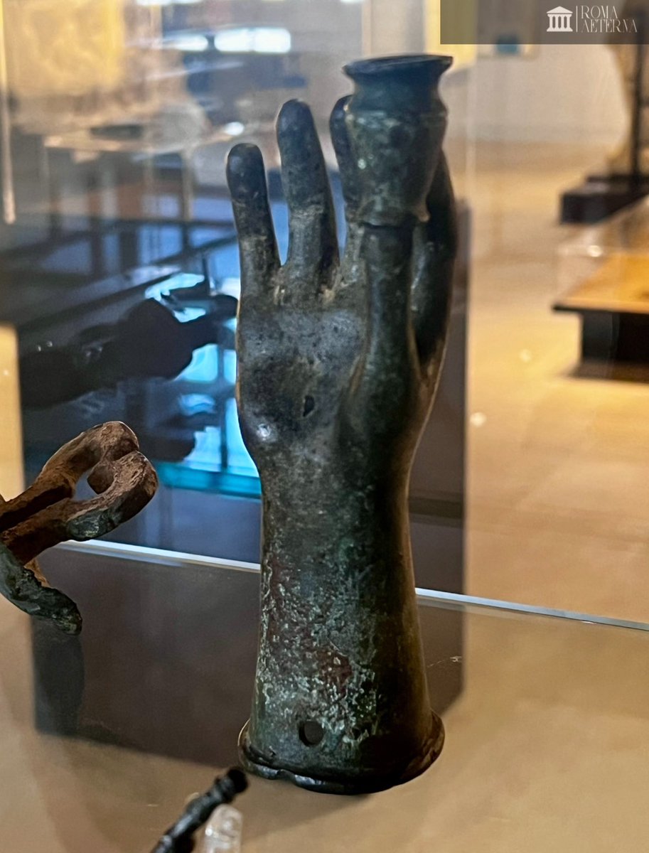 ValeriaAugusta8's tweet image. Main votive en bronze retrouvée à Argilly et exposée au musée archéologique de Dijon
