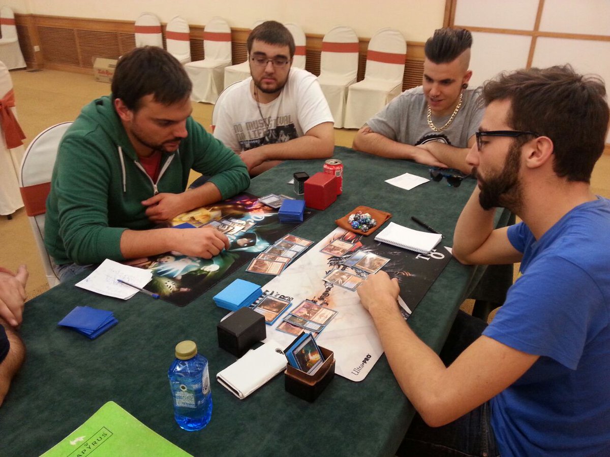 MendoCoach's tweet image. Final del Ice Gathering de 2013
Adivinen los participantes de la imagen