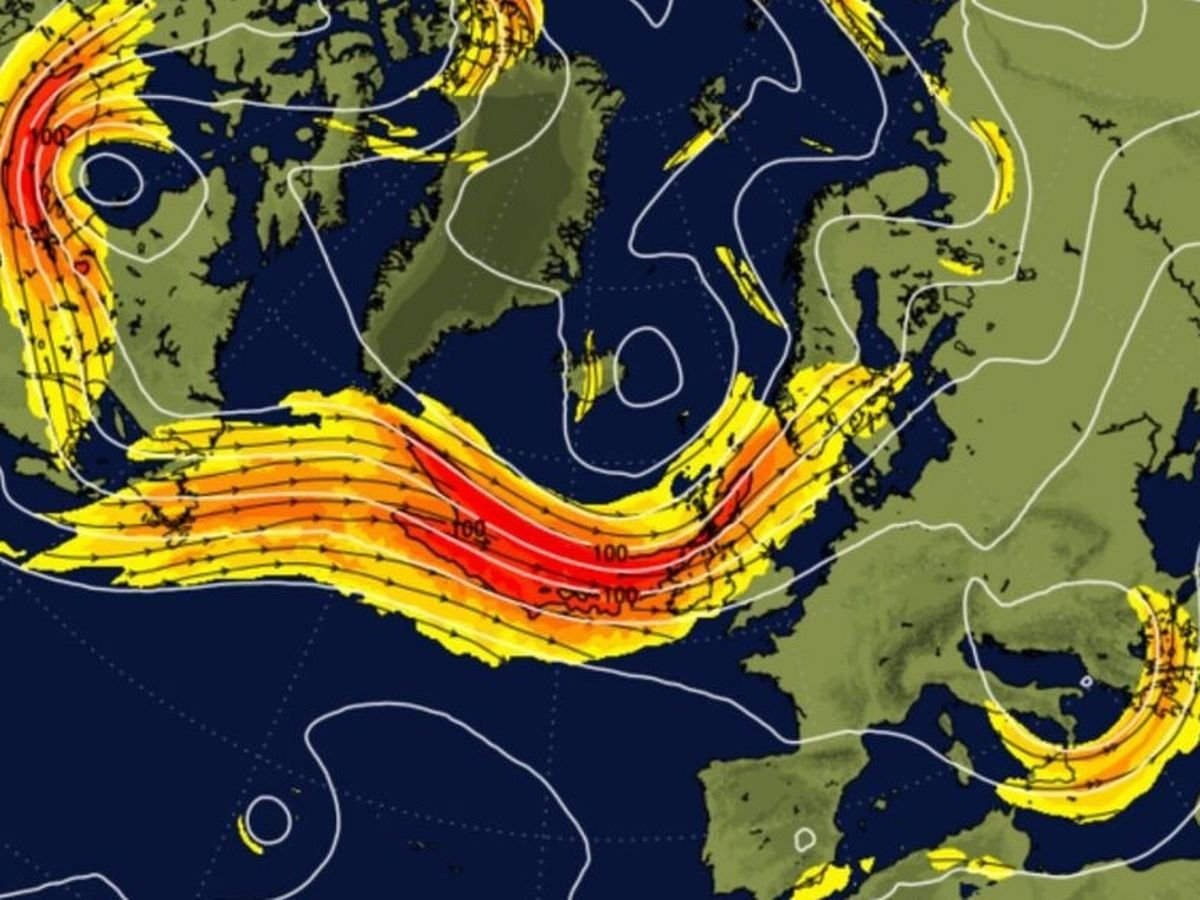cha0slag's tweet photo. Get ready for a sizzling weekend! A Caribbean jet stream is set to bring 29C highs to London and southern England, perfect beach weather ahead!   https://t.co/fSDuENoGja https://t.co/4jy9xbUjle