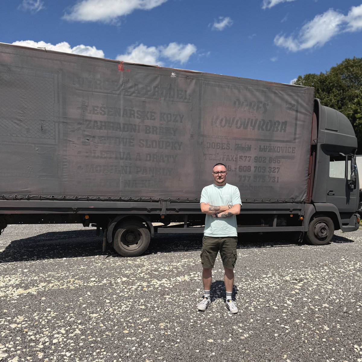 dobermanko_'s tweet image. 🚛 Памʼятаєте я казав шо ми купили вантажівку для 67 ОМБР? Ви думаєте я жартував? Сьогодні хлопці вже забрали 🫡
Окрема і велика подяка ІТ компанії @devabit_ , яка повністю профінансувала цей двіж 😎
Ну а збір на дрони для 80 ДШВ тре дотискати:
send.monobank.ua/jar/6vrXL6y8yR