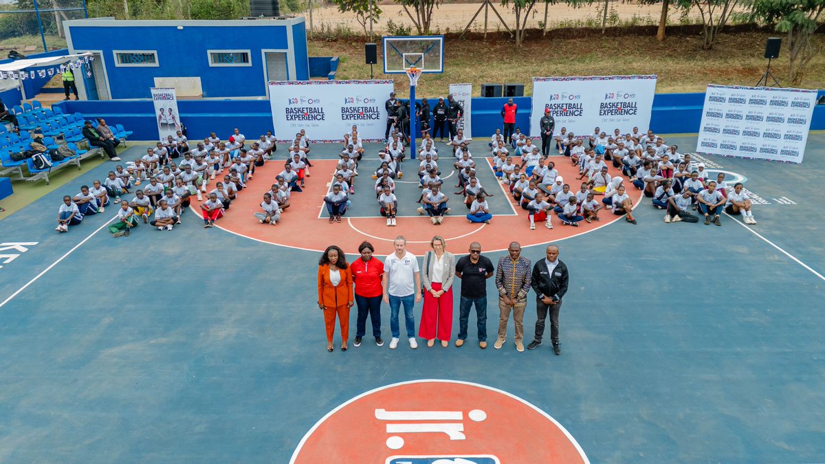 AFD_en's tweet image. 🏀The 1st season of Basketball Experience Kenya comes to a close with an unforgettable tournament!
This program means:
✅52,000 students trained in #Nairobi
♿Full inclusion of children with disabilities
💪A holistic approach: sport, inclusion & mental health with @NBA &…