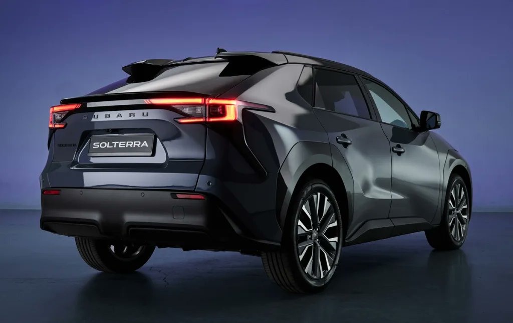 HACKER_CAR's tweet image. 🚗@subaru_es da un paso firme en su transición eléctrica.
Novedades: Uncharted y E-Outback llegarán de aquí a comienzos de 2026. Tres modelos 100% eléctricos, con tracción total y orientados a un uso real, dentro y fuera de la ciudad... o de la carretera. hackercar.com/subaru-se-elec…
