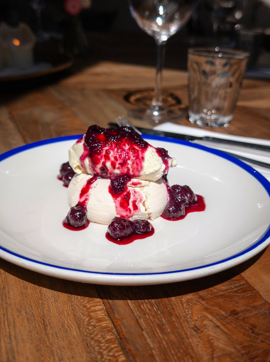 Elite_Bistros's tweet image. Just so you know it took me 4 tries to type meringue before getting it right.