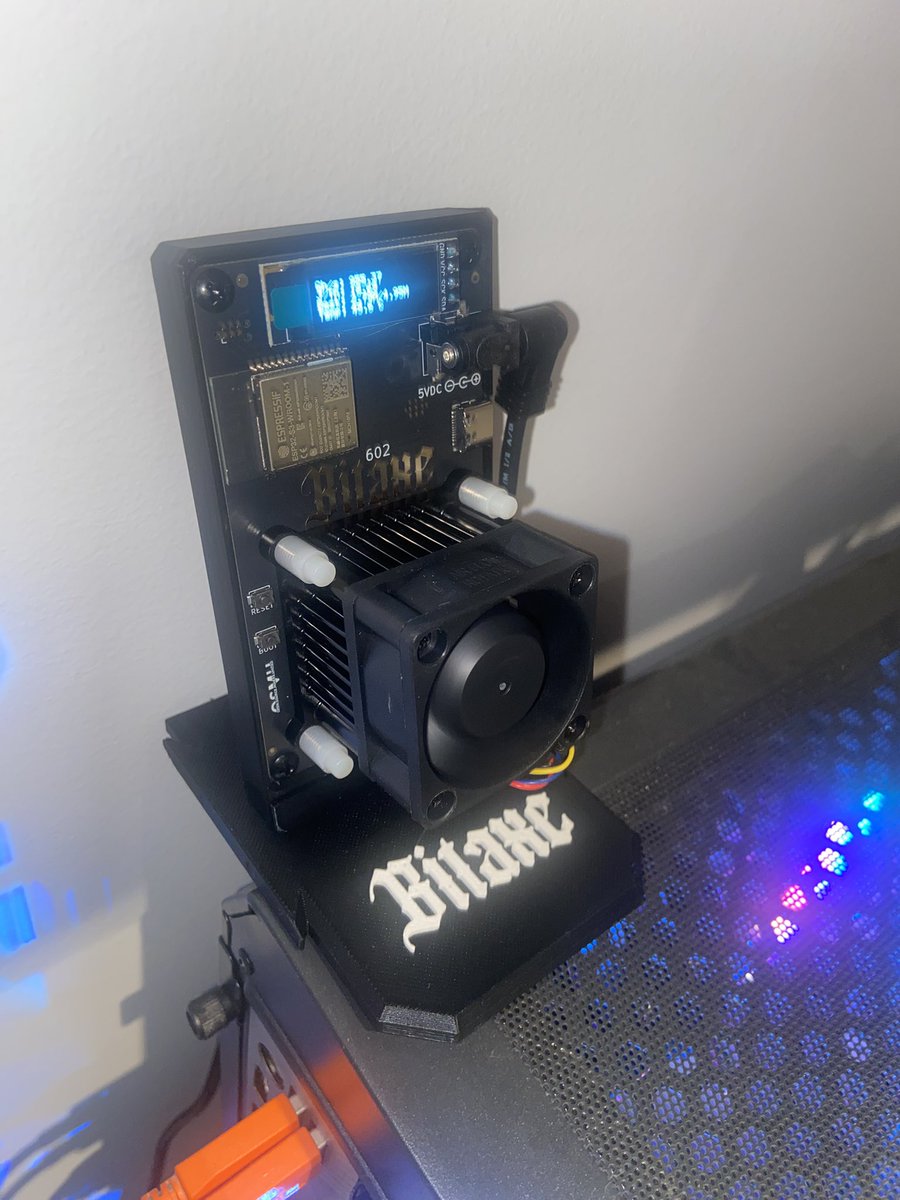 VeryBigMilan's tweet image. I’m solo mining bitcoin!!!!
Thank you very much @ShopBitcoinAus
I’ll be buying more in the future :D