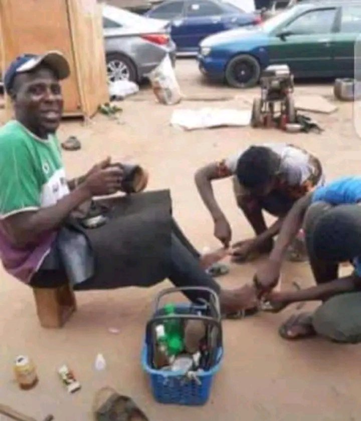Tally_handsome's tweet image. Everyone is a king, na you never identify your own kingdom🤣