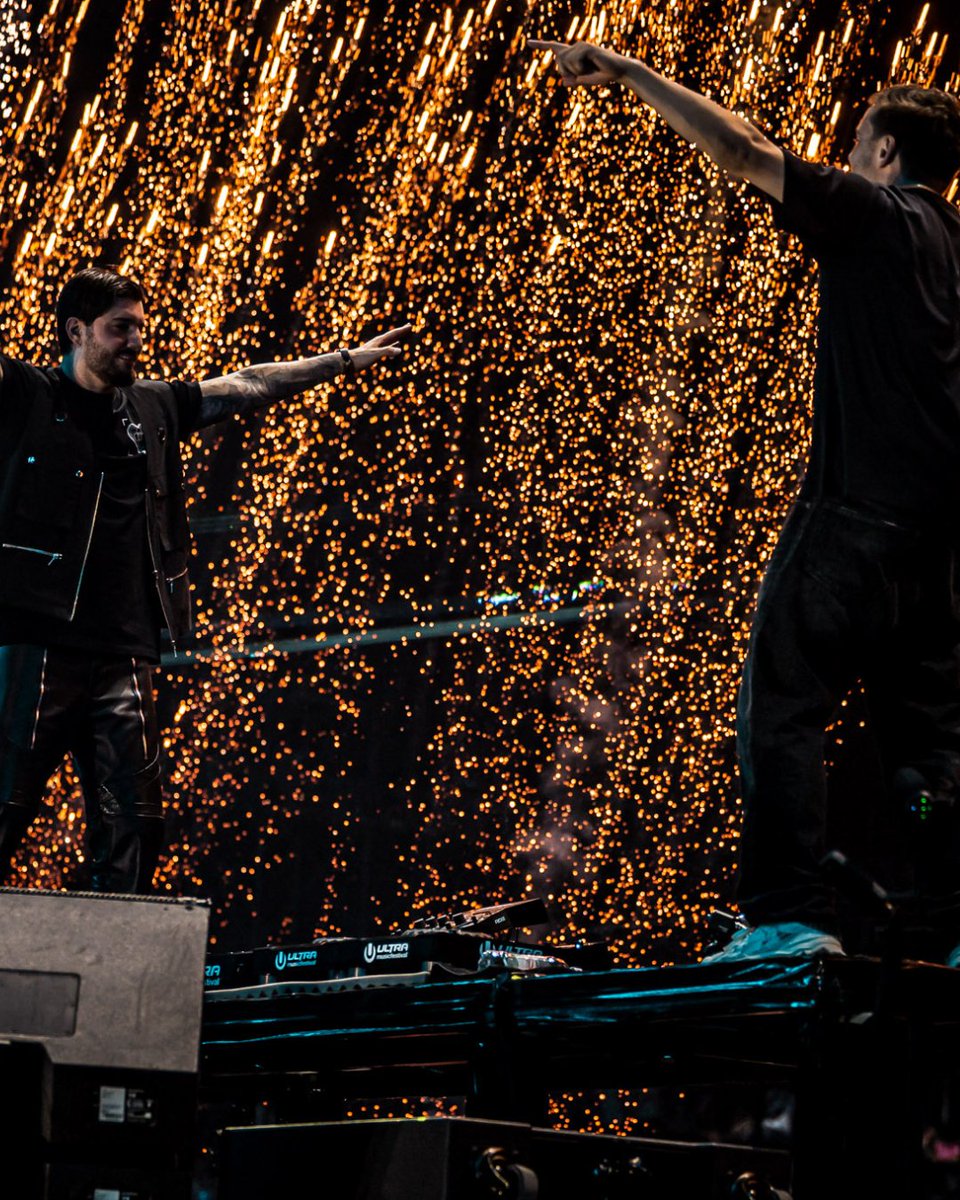 UltraEurope's tweet image. Most iconic moment? @MartinGarrix jumping in on @Alesso set 🧨 And for the first time ever, they premiered "Inside Our Hearts" live.
What was your favorite moment? Drop it below. ⬇️