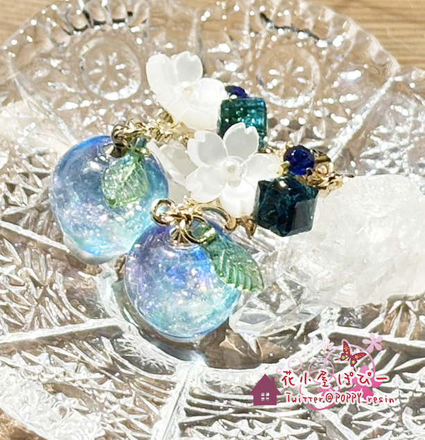 POPPY_resin's tweet image. キラりんご(ピアス・イヤリング/樹脂対応可)をminneで作品画像差し替えたので、再度お知らせさせて下さい🌟
太陽光で綺麗に撮れました📷✨ 透明感やキラキラがよく分かりやすくなったと思います🍎🍏
ご興味があれば是非ご覧下さい😊
#minneで販売中
【minne】
▶minne.com/@poppypit