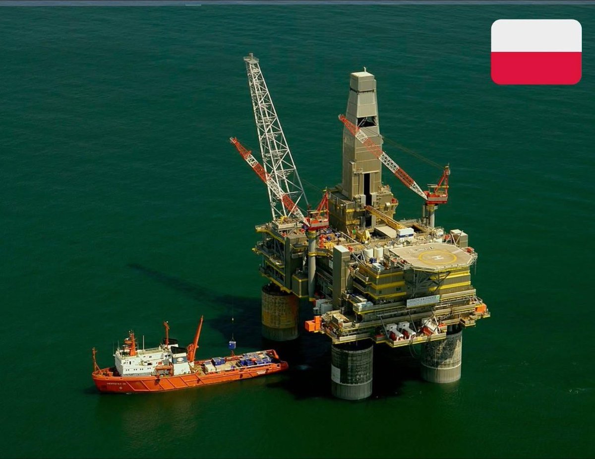 Robbie_Reasons's tweet image. Poland has discovered the largest oil and gas field in it's history.
Do you think their government will be stupid enough to leave it where it is and cover their farmland in solar panels or is that just ours?