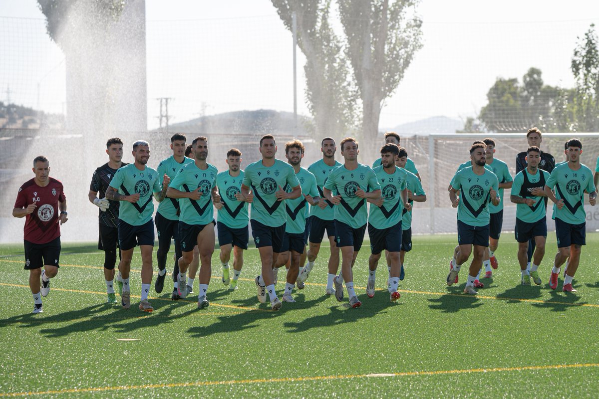 RealJaenCF's tweet image. 𝗣𝗿𝗶𝗺𝗲𝗿 𝗱𝗶́𝗮 𝗲𝗻 𝗹𝗮 𝗼𝗳𝗶𝗰𝗶𝗻𝗮 ✔ 💜
Entrenamiento 1️⃣ de la pretemporada finalizado con éxito ✅
#RJ2526 #Pretemporada #VolverASentir