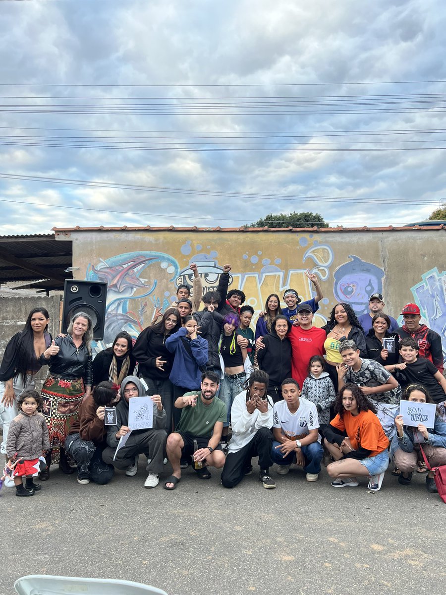 santosmc034's tweet photo. lembrando hoje da primeira edição do Slam do Barraco. Voltei com a poesia pro beco onde cresci! Obrigado, Hip Hop! ❤️ https://t.co/Pz5y5ktf6H