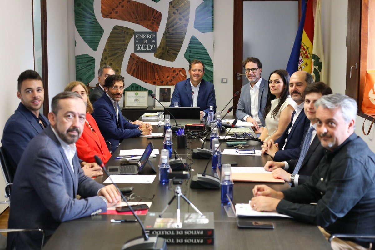 cvelazquezromo's tweet image. 🏡  El #CascoHistórico merece una acción coordinada, ambiciosa y duradera. Hoy hemos aprobado un protocolo entre el @ConsorcioToledo y la Empresa Municipal del Suelo y la Vivienda, que sienta las bases para recuperar viviendas deshabitadas y darles un nuevo uso como hogares…