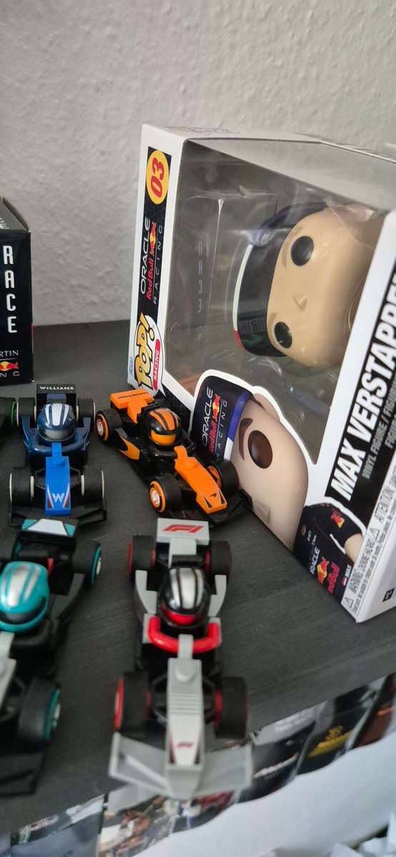 formuLau16's tweet image. Guys Max crashed on top of the McLaren. He is ending their dominance