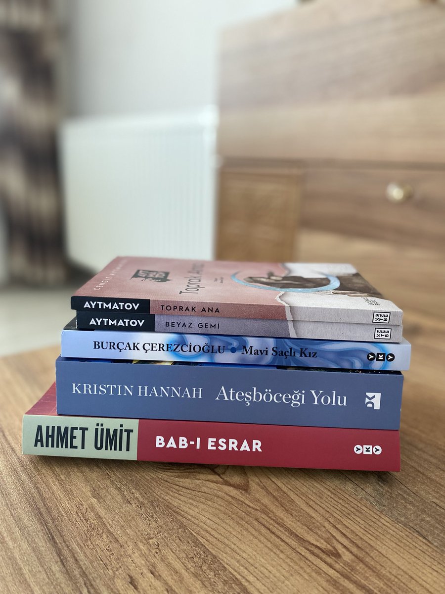 Doğrudur! 
Kitap okumak karın doyurmuyor. Ancak karnı tok beyni boş adamlardan çektiğimiz kadar kimseden çekmedik…
#YeniGelenKitaplarım
#KitapSeverlerTakipleşiyor
 #MaviAyraç
 #Çarşamba 
#amazonprimeday2025