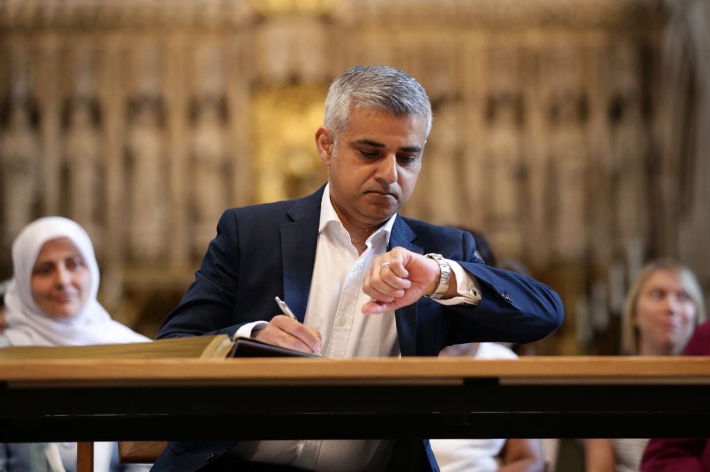 🇬🇧🇵🇸 BREAKING: LONDON MAYOR CALLS FOR UK TO RECOGNISE PALESTINIAN STATEHOOD

Sadiq Khan: 

“The absolutely harrowing scenes of suffering in Gaza are being made worse by the day, with no sign of the crisis abating.

The international community, including our own government, must