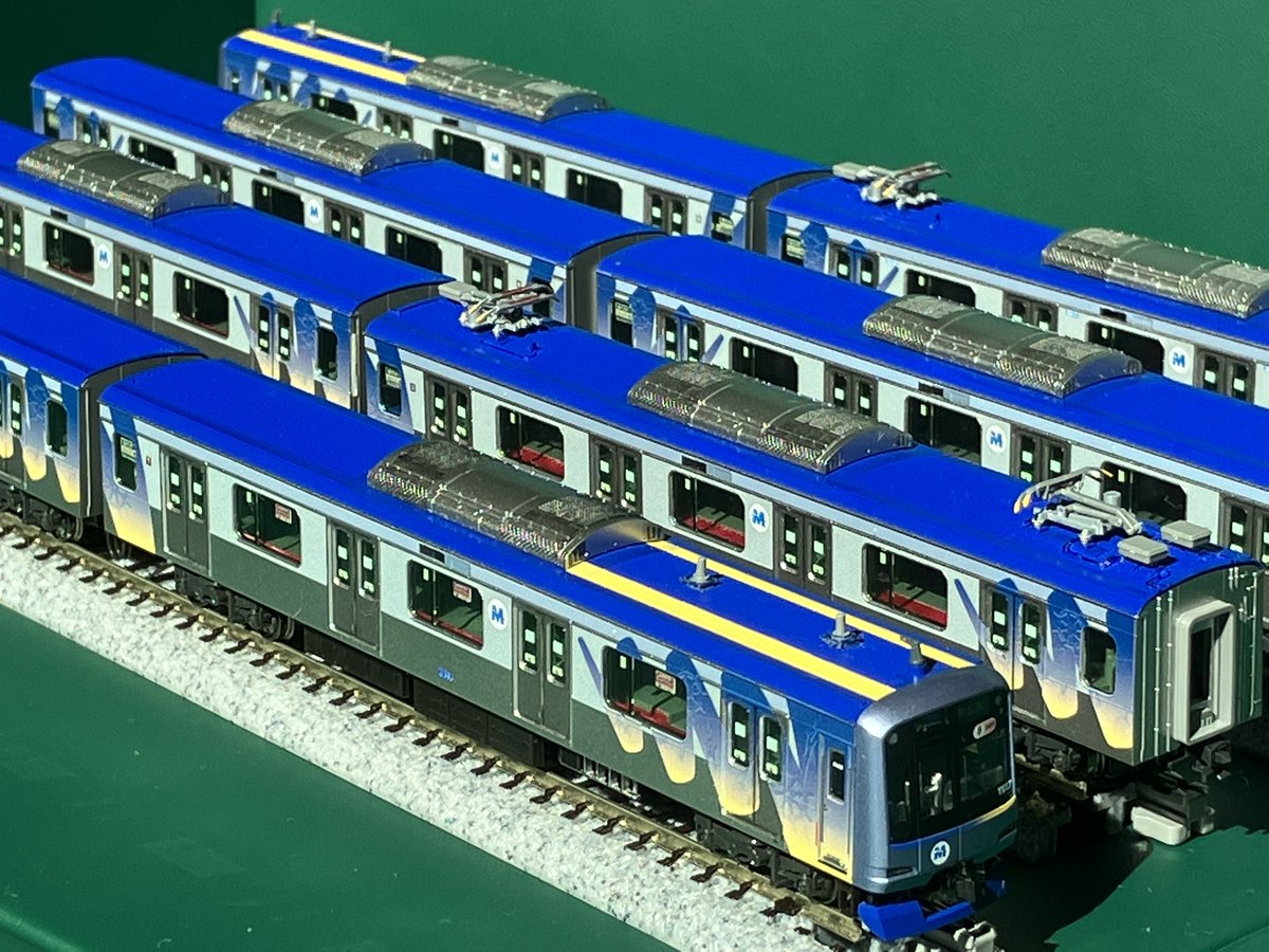 kmfk5178's tweet image. 横浜高速鉄道Y500系Y517F
(元東急5156F) 完成です‼︎
🟦🟦🟦🟦🟨🟨
元5050系でY500系初のフルカラーLED、一体型表示器が特徴のY517FをKATOの旧製品をベースに製作しました。
好きな編成でずっと作りたいと思っていたので大満足です!(´∀`=)
#東急5050系 #Y500系
加工内容↓