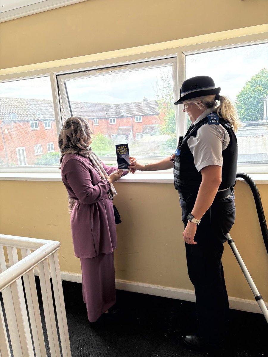 MPSClementswood's tweet image. This morning officers were at SARA House (women’s refuge) to chat to the residents, giving them advice on VAWG ( Violence Against Women & Girls).
@MPSRedbridge
@MPSLoxford
@MPSClementswood
@MPSIlfordTown