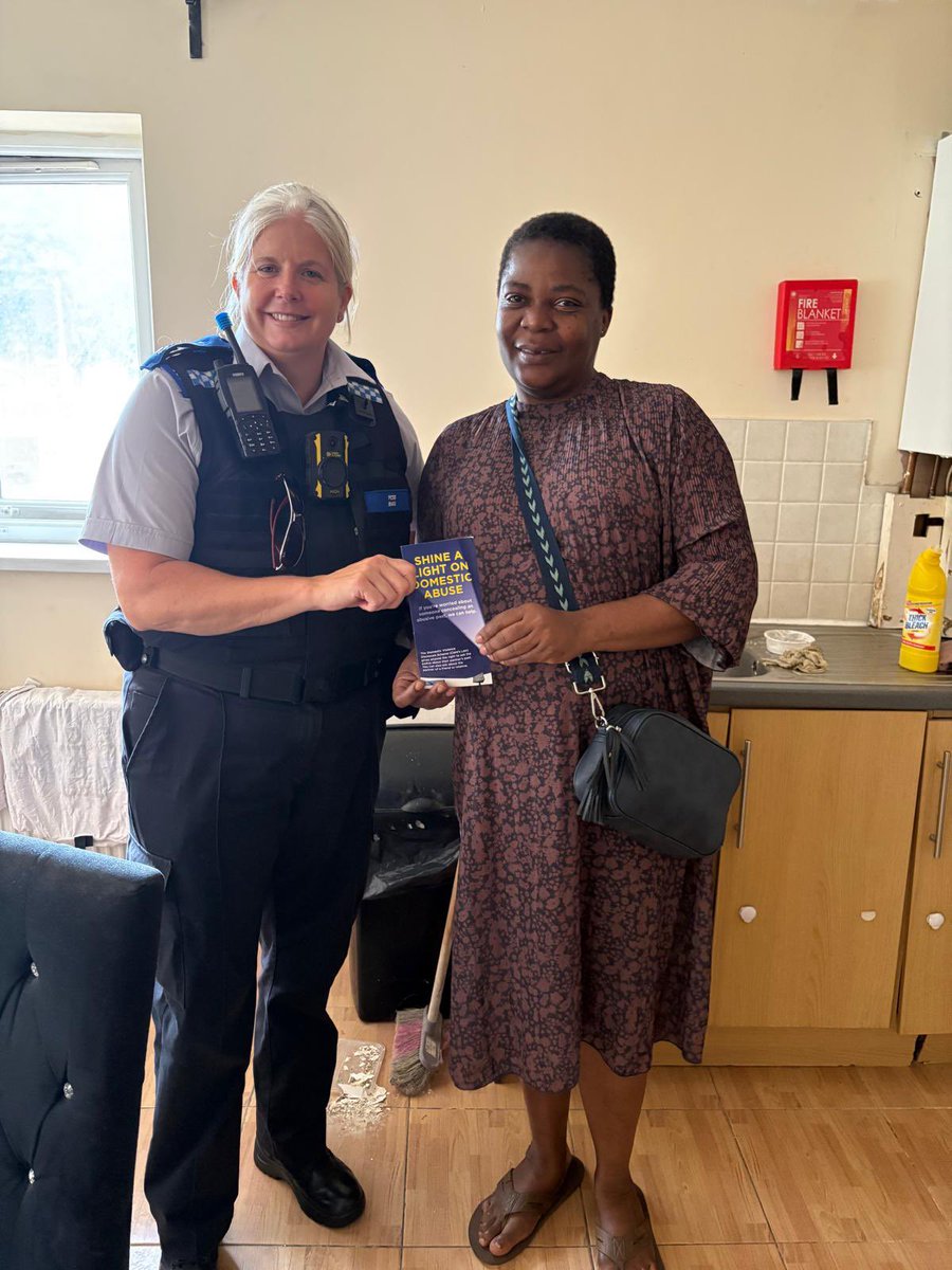MPSClementswood's tweet image. This morning officers were at SARA House (women’s refuge) to chat to the residents, giving them advice on VAWG ( Violence Against Women & Girls).
@MPSRedbridge
@MPSLoxford
@MPSClementswood
@MPSIlfordTown