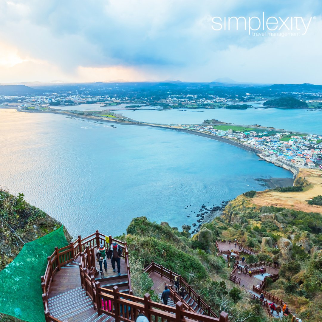 SimplexityTM's tweet image. Discover a different side of South Korea—where tradition meets creativity and summer brings unexpected delights. From high-energy beach festivals to serene wellness escapes, it’s a destination that rewards curious travellers. #southkorea #travelasia