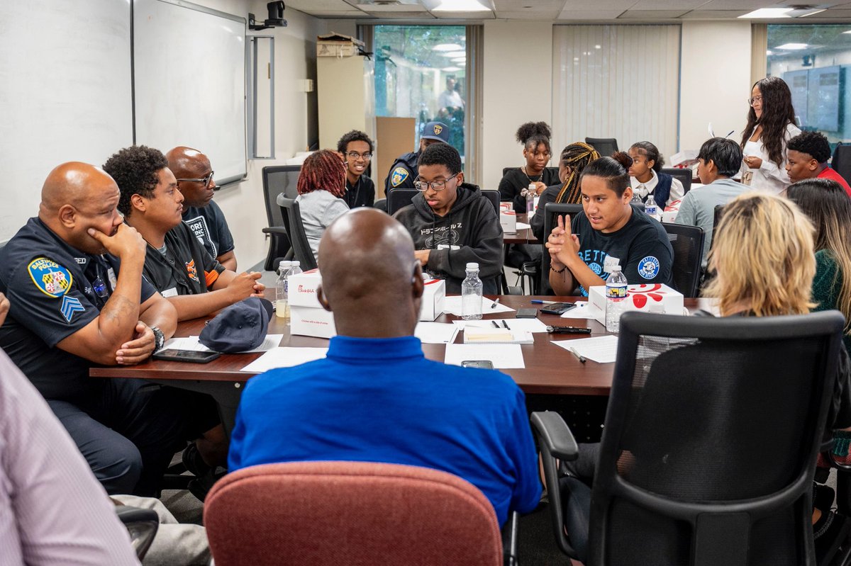 BaltimorePolice's tweet image. Yesterday, BPD hosted more than 20 youth for a strategic session w/ the Yothworks Program to provide input & help shape BPD’s new Youth Advisory Board. We’re dedicated to amplifying youth voices in shaping policies & creating opportunities for Baltimore’s youth. #YouthEngagement