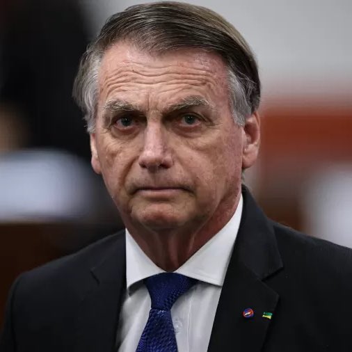 poponze's tweet image. 🚨ATENÇÃO: Alexandre de Moraes deve decidir ainda hoje se Jair Bolsonaro será preso por descumprir medidas cautelares.