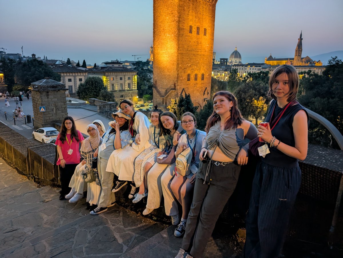 Earlier this June, students enjoyed an unforgettable trip to Florence 🇮🇹 Highlights included the Uffizi Gallery, Ponte Vecchio, Boboli Gardens, and the stunning Duomo. A perfect blend of art, culture, language and friendship — with plenty of gelato too! 🍦✨#SBGirlsWhocan