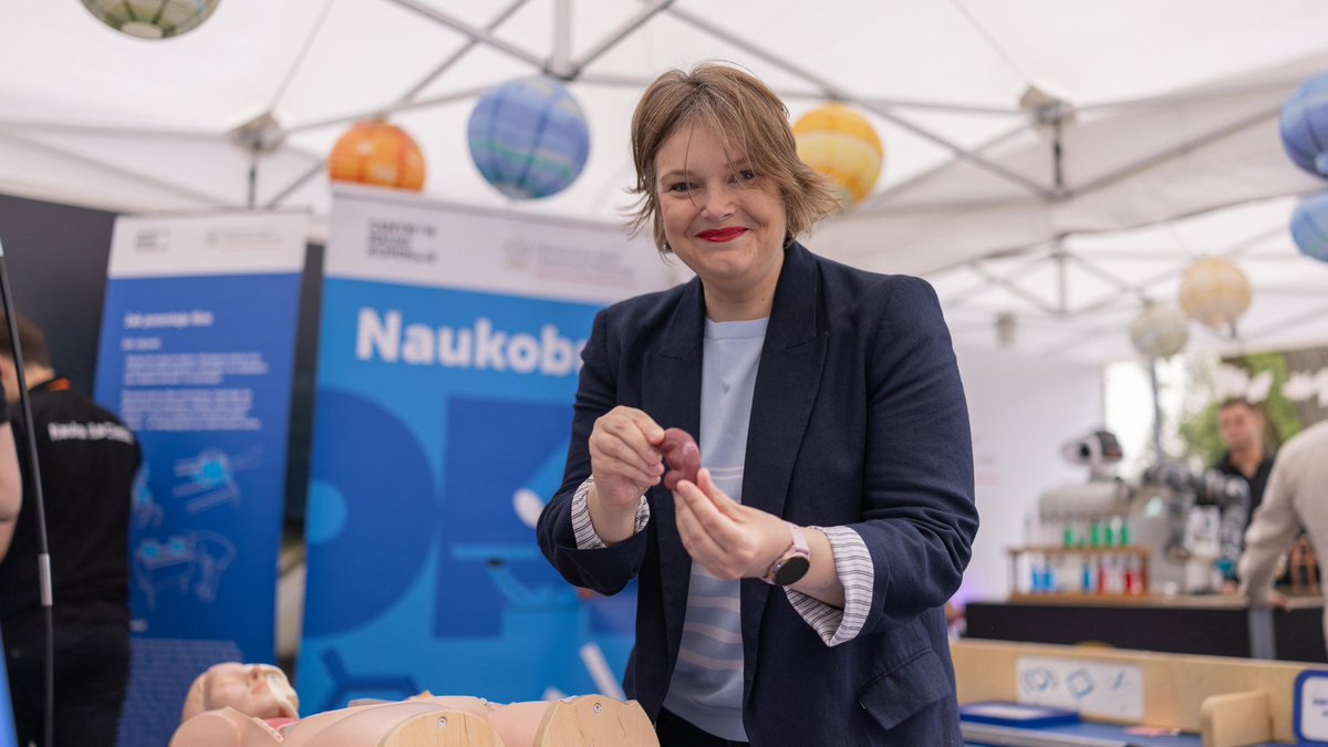Karolina Zioło-Pużuk (@karolinaziolop) on Twitter photo 792 osoby wzięły udział w w rozmowach o ewaluacji online <a href="/MNiSW_GOV__PL/">Ministerstwo Nauki i Szkolnictwa Wyższego</a> dziekuje bardzo za każdy glos i każdą uwagę i zapraszam na kolejne w piątek (zdjęcie ze stoiska popularyzujacego naukę, bo to ważna sprawa!) 792 osoby wzięły udział w w rozmowach o ewaluacji online <a href="/MNiSW_GOV__PL/">Ministerstwo Nauki i Szkolnictwa Wyższego</a> dziekuje bardzo za każdy glos i każdą uwagę i zapraszam na kolejne w piątek (zdjęcie ze stoiska popularyzujacego naukę, bo to ważna sprawa!)