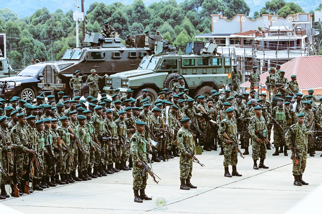 Jally_Karungi's tweet image. Some people think that Uganda will have some Kavuyo during the coming elections but that won't happen, the UPDF and all security agencies are here to protect every Ugandan. Be calm and vote and don't forget ,President Yoweri Museveni is the candidate.
#WhyUgStillNeedsM7