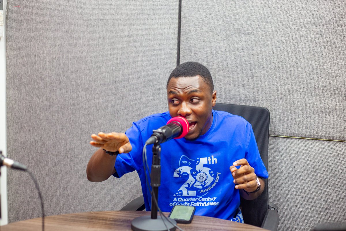 focusfmknust's tweet image. Caught in action. Christo Bars⚡🎙️
facebook.com/share/v/1744m7…

📸| Adika Redeemer Kwame

#SCC_Hour #Christo_Bars @andword_com  #bossu