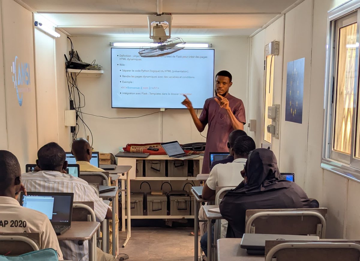 PythonNiger's tweet image. Free Python Flask workshop is ongoing in Maradi Niger.