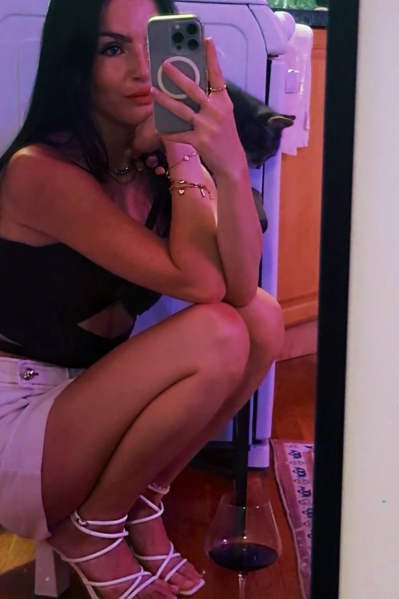 baja_my_blast's tweet image. Same exact pics I posted earlier but sober enough to realize I like these more & fuck it, nothing matters. this isn’t inst*gram. idc sue me