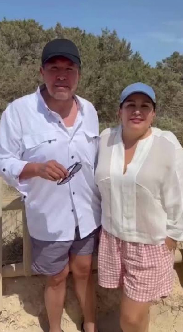 JoseMarioMX's tweet image. Mientras Morena se desangra por dentro, su coordinador de bancada en la Cámara de Diputados, recorre el Camino de Santiago. El país exige presencia, pero él elige peregrinar. No hay metáfora más clara del poder que decide caminar lejos del conflicto, lejos de su gente, lejos de…