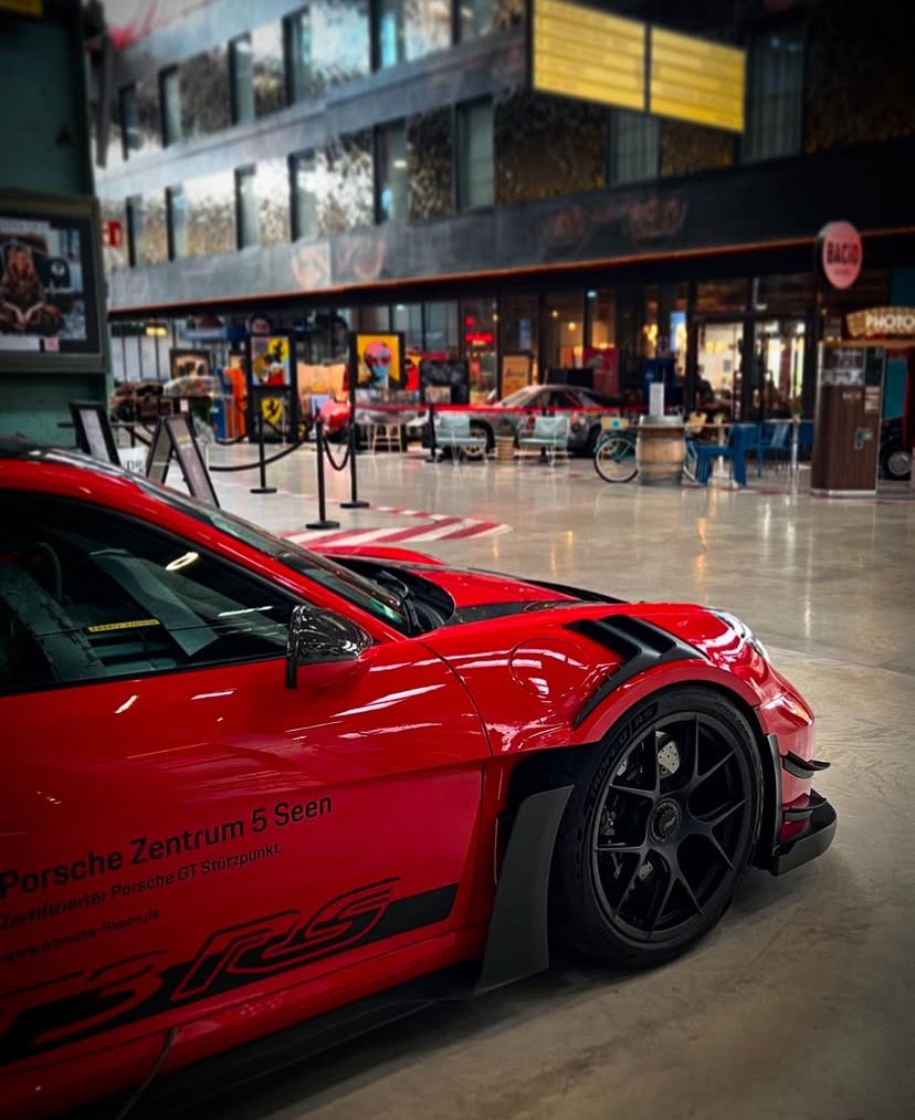 Jordan92338366's tweet photo. 992 GT3RSMR Wesissach in Guards Red ♥️ https://t.co/qWHZGf3sS6