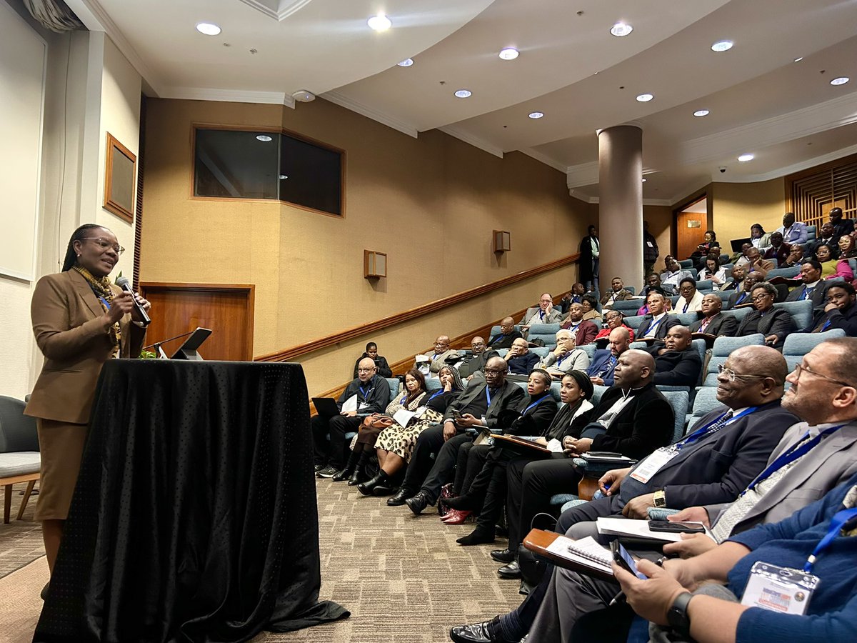AuditorGen_SA's tweet image. AG Tsakani Maluleke said the fact that the church is having this conversation demonstrates a high level of responsibility as people who are involved in the church comprehend very well the principle of stewardship especially stewardship of public funds.#AnchoringDemocracy