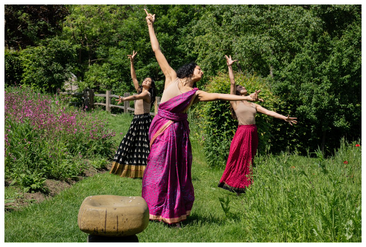NETheatreGuide's tweet image. 🚨 Outdoor arts hits Stockton this Sept!
Without Walls brings bold circus, dance & theatre to SIRF 2025:
💧Hydropunk
🤗HUG
💃Go Grandad Go!
🎪RO-TES
🐓Eshu
🌱Roots to Rise & more – all FREE!
Preview: northeasttheatreguide.co.uk/2025/07/news-w…
#SIRF2025 #WithoutWalls