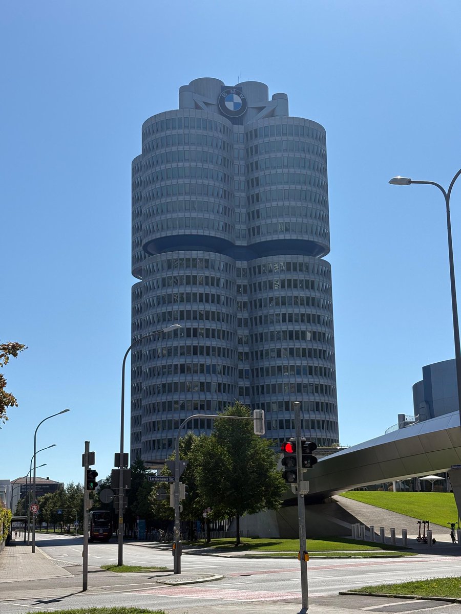 DevOpsCircuit's tweet image. A day well spent at #bmwmuseum #munich 
⁦@BMW⁩ ⁦@BMWGroup⁩