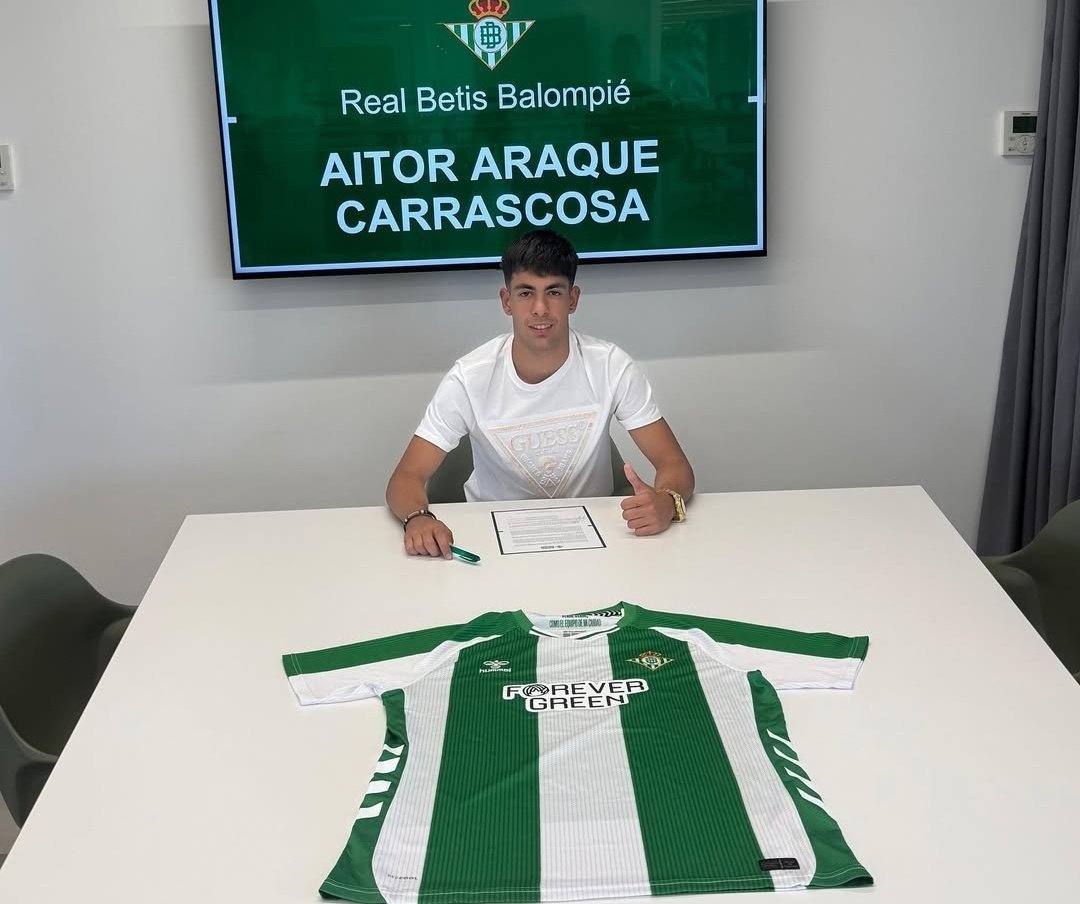 alvaritomfs's tweet image. ✨Dos refuerzos de campanillas para la cantera del Betis.
Aitor Araque. Internacional sub16. Se va al Juvenil. Viene de marcar 125 goles en tres años.
Nil Sánchez. Procedente del Girona. Firma por el Cadete A. 25 goles en 33 partidos este año.
