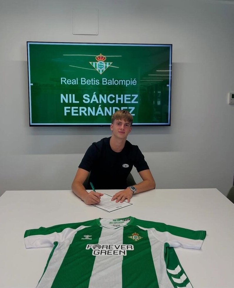 alvaritomfs's tweet image. ✨Dos refuerzos de campanillas para la cantera del Betis.
Aitor Araque. Internacional sub16. Se va al Juvenil. Viene de marcar 125 goles en tres años.
Nil Sánchez. Procedente del Girona. Firma por el Cadete A. 25 goles en 33 partidos este año.