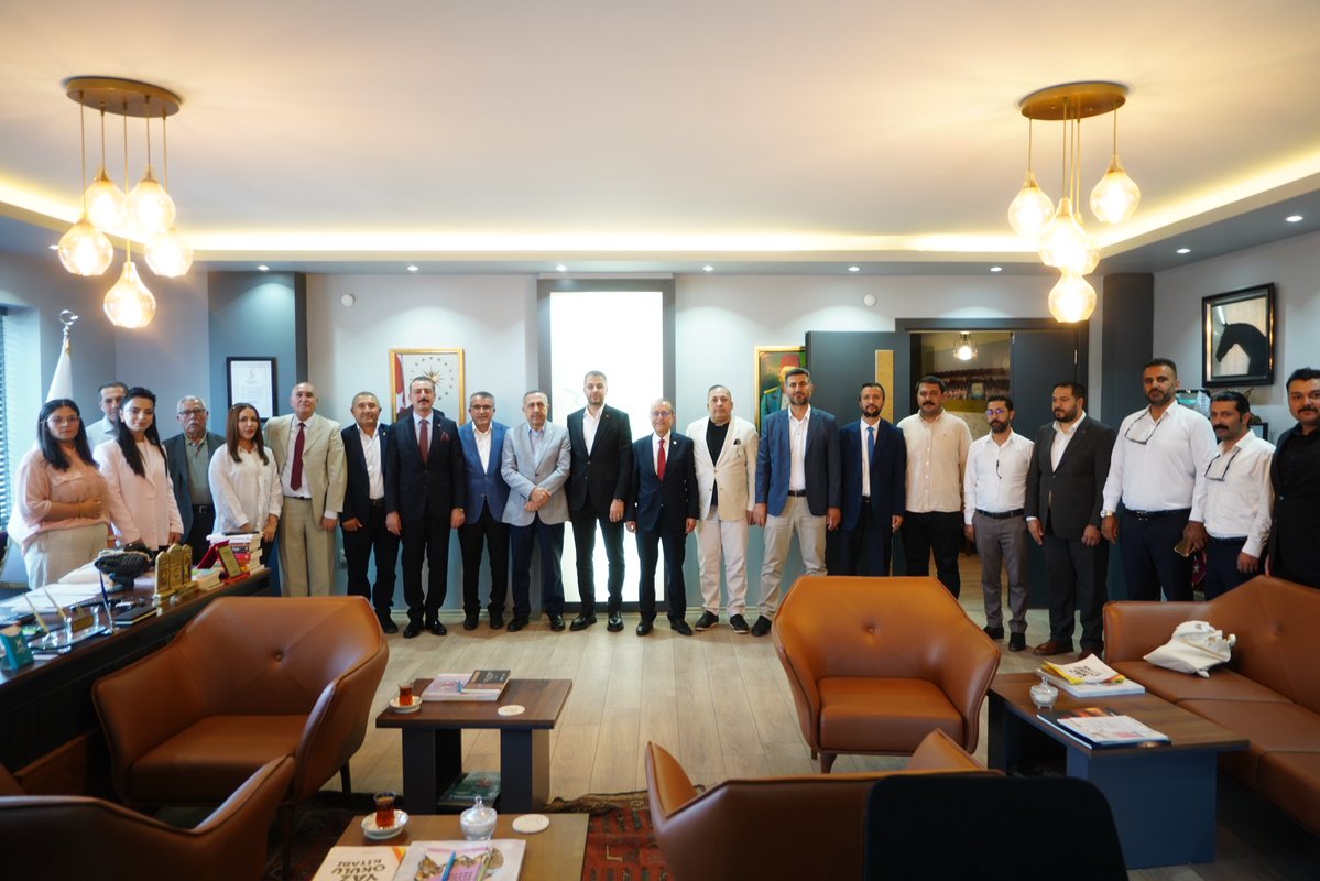 AK Parti Van (@ak_partivan) on Twitter photo İl Başkanımız Abdulahat Arvas ve il yönetimimiz, TÜGVA Van Temsilciliğine iade-i ziyaret ve hayırlı olsun temennisinde bulunmak üzere TÜGVA Van İl Başkanı Hamza Sığınç ve yönetimini ziyaret ettiler.
<a href="/Akparti/">AK Parti</a>
<a href="/abuyukgumus/">Ahmet Büyükgümüş</a>
<a href="/MustafaAlkayis/">Av. Mustafa Alkayış</a>
<a href="/hamzasgnc/">Hamza Sığınç</a>
<a href="/tugvavan/">TÜGVA VAN</a> İl Başkanımız Abdulahat Arvas ve il yönetimimiz, TÜGVA Van Temsilciliğine iade-i ziyaret ve hayırlı olsun temennisinde bulunmak üzere TÜGVA Van İl Başkanı Hamza Sığınç ve yönetimini ziyaret ettiler.
<a href="/Akparti/">AK Parti</a>
<a href="/abuyukgumus/">Ahmet Büyükgümüş</a>
<a href="/MustafaAlkayis/">Av. Mustafa Alkayış</a>
<a href="/hamzasgnc/">Hamza Sığınç</a>
<a href="/tugvavan/">TÜGVA VAN</a>