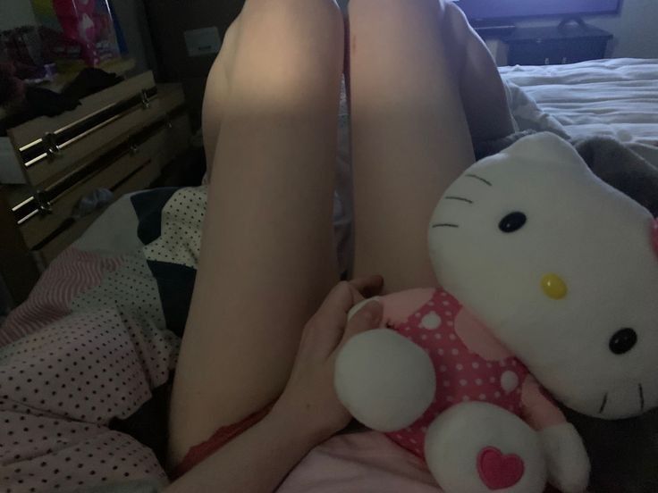 justdoooittt's tweet photo. Skinnier is always better ? Comparison thread https://t.co/Ggrmh5gbG9