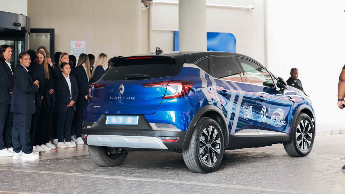 Netball_SA's tweet image. 🚗💚 Coach on the move!
@Renault_SA has backed SPAR Baby Proteas Head Coach Precious Mthembu with a new ride on the #RoadToGibraltar.
🗣️ “We’re proud to support netball’s growth in SA.” – Renault SA CEO, Shumani Tshifularo
#RenaultXNetballSA #SPARBabyProteas #NetballFamily