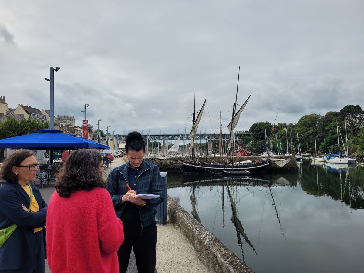 Mel_Thomin's tweet image. ⛵️⚓️ À #Douarnenez, visite terrain au port-musée du Rhu, unique en son genre, qui abrite des collections (d'envergure nationale) de bateaux "à flot".
⚠️ Le constat est unanime et sévère : ce patrimoine maritime est en grand péril. Sans solution de financement, il va disparaître.