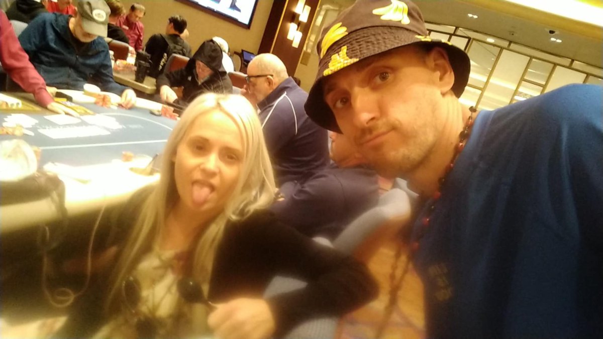 randomcrayon's tweet image. Grindin wit da homegirl @ve