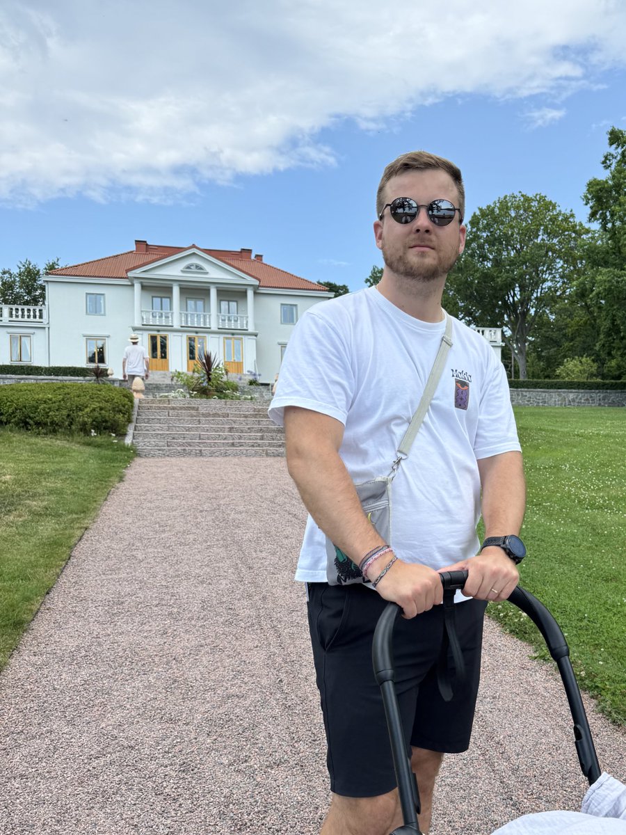 OttoMeri's tweet image. Lähdettiin vauvan kanssa tutustumaan Amos Anderssonin kesämökkiin Söderlångvikin kartanoon.
Hieno paikka! Suosittelen.