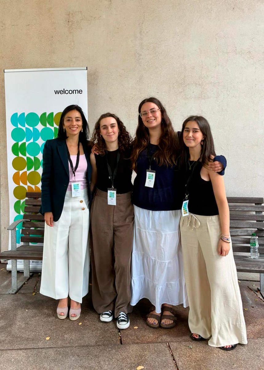 idis_research's tweet image. Esta semana, las investigadoras del @oncomet_ Antía Cabezas, Ana Belén Dávila y Laura Fuentes, PhD del grupo, han participado en el Cellular Aging and Metabolism Symposium 2025 🙌