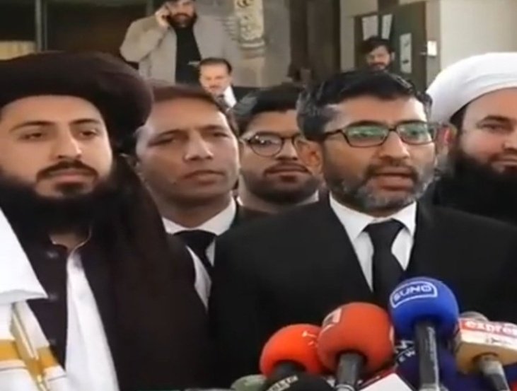 چئرمین لیگل کمیشن آن بلاسفیمی پاکستان راؤعبدالرحیم صاحب کی جانب سےانٹراکورٹ اپیل دائرکردی گئی اسلام آباد ہائی کورٹ میں سرداراعجازاسحاق کےمتنازعہ فیصلہ کوچیلنج کردیاگیااس بارپھرقادیانی اورانکےنوازنےوالےہمیشہ کی طرح منہ کےبل گریں گےان شاءاللہ جیت پگڑیوں والوں کی ہوگی
#TLP_Promotion