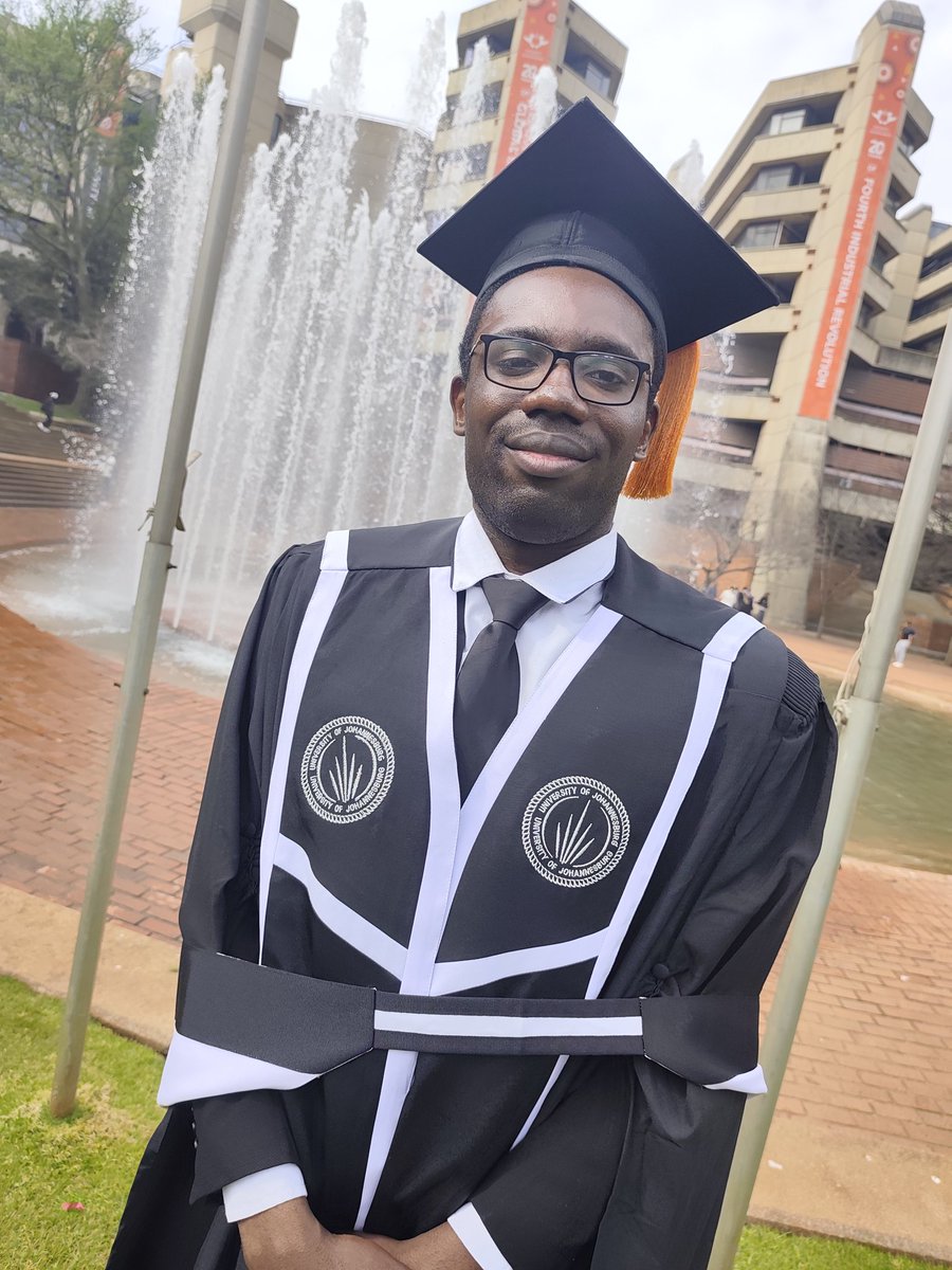 It's wild that this happened on my birthday

Master's degree at 26 

#happyhappyhappy #happybirthday #graduation #mastersdegree