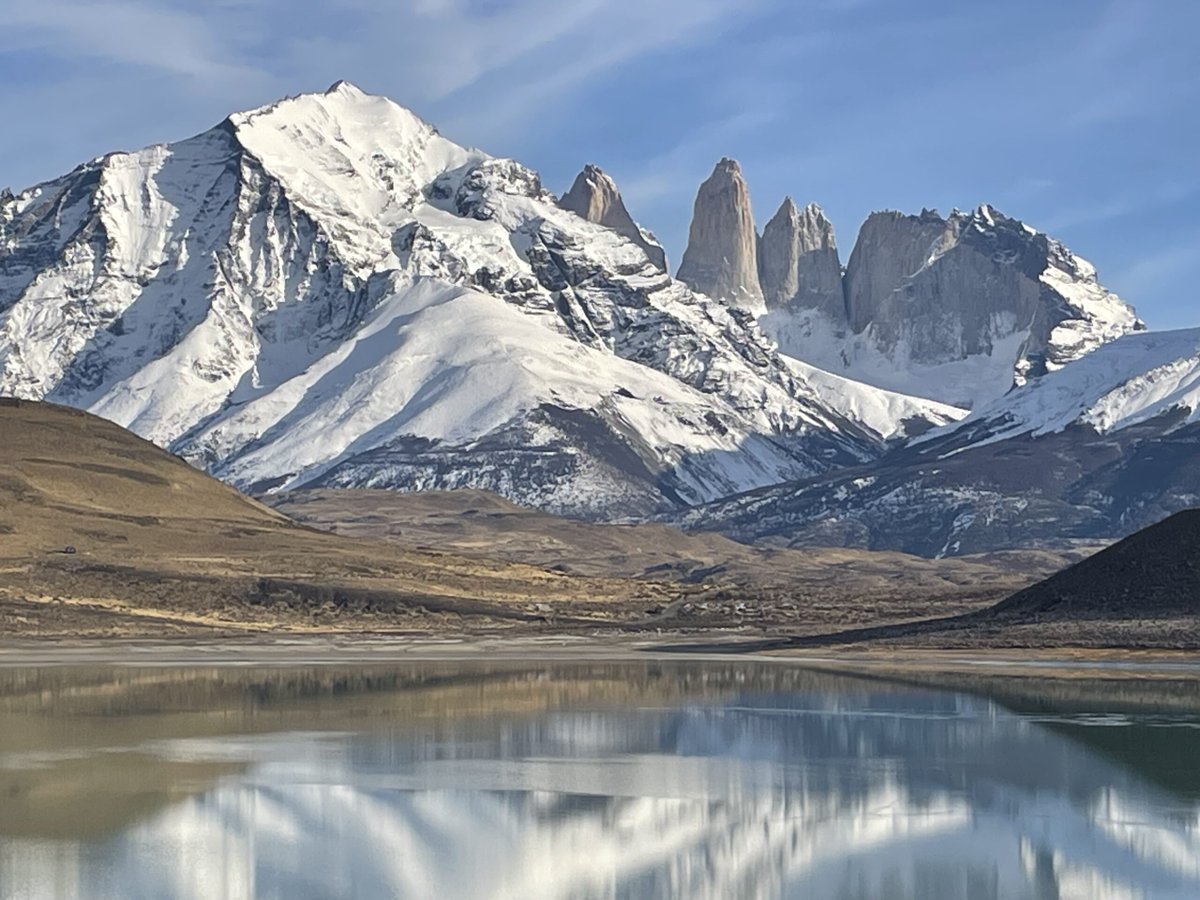 ¿Buscas paisajes imponentes y accesibles todo el año? Descubre Puerto Natales y Torres del Paine en esta guía completa 🏞️ 👉 plandevuelo.cl/blog/2025/06/d… #ApturChile #TurismoChile 🛫🇨🇱 #Magallanes <a href="/PlandevueloCL/">Somos PDV</a>