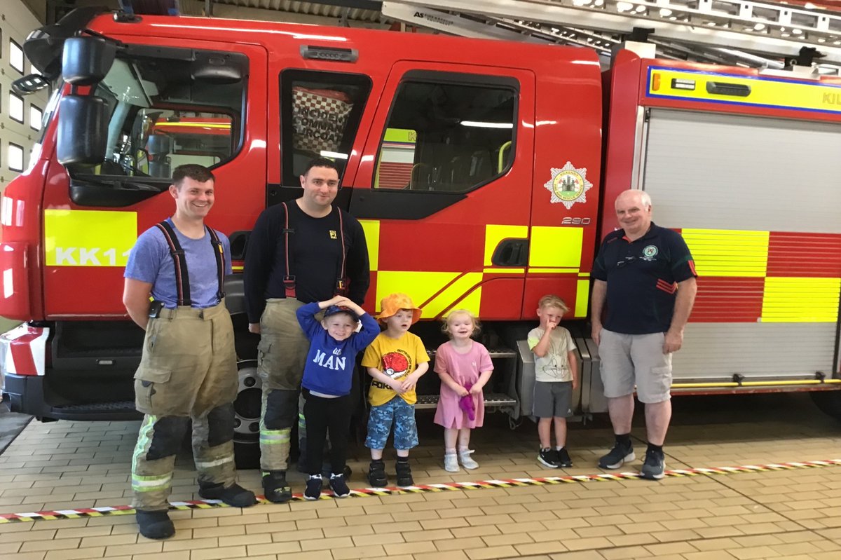 EnableIreland's tweet image. Huge thanks to Kilkenny City Fire Crew! 🚒🧑🚒👩🚒 The kids at #EnableIreland #Kilkenny Preschool had a blast touring the station and seeing the fire engines up close! 🧡 #FireMen #FireFighters